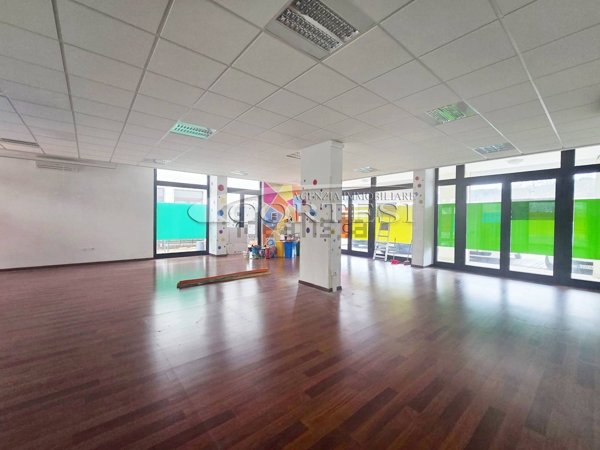 locale commerciale in affitto ad Umbertide