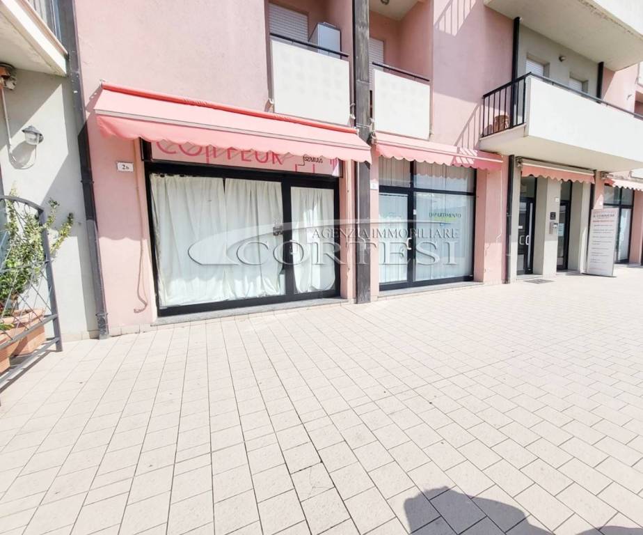 negozio in affitto ad Umbertide