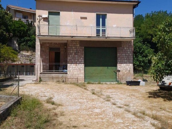 casa indipendente in affitto ad Acquasparta