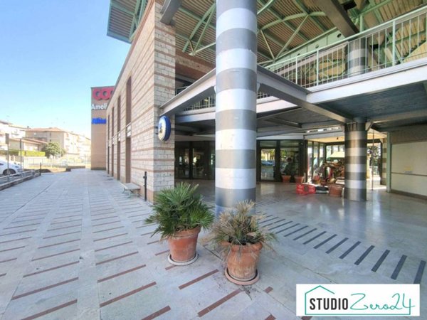 locale commerciale in affitto ad Amelia