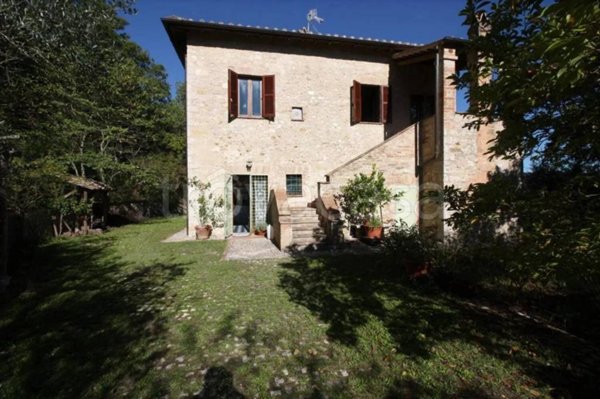 casa indipendente in affitto ad Amelia