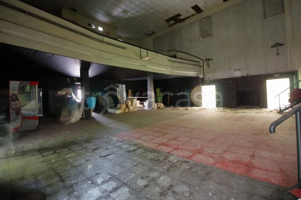 negozio in affitto ad Amelia