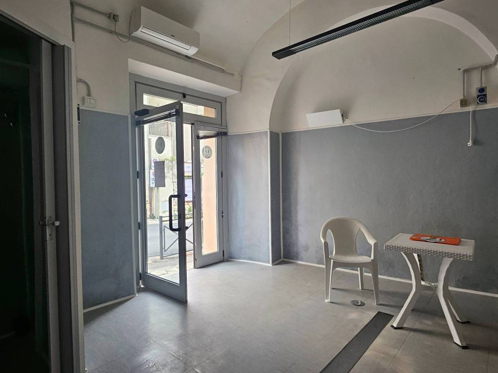 negozio in affitto ad Amelia