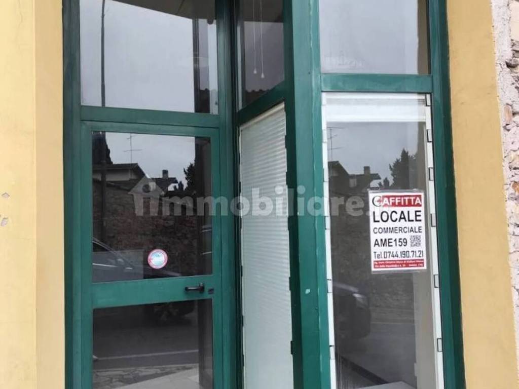 negozio in affitto ad Amelia