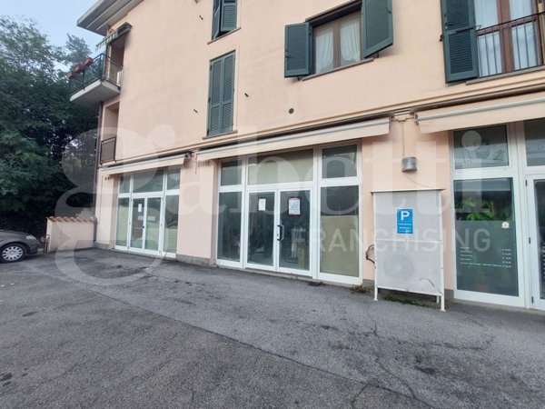 negozio in affitto ad Amelia