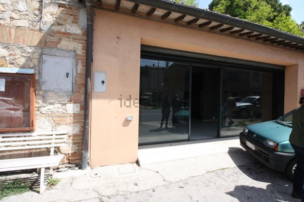 locale commerciale in affitto ad Amelia