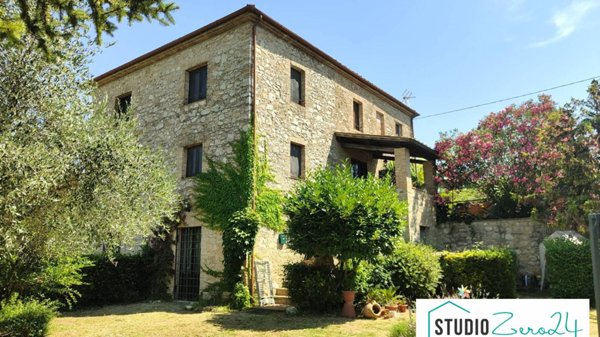 casa indipendente in affitto ad Amelia