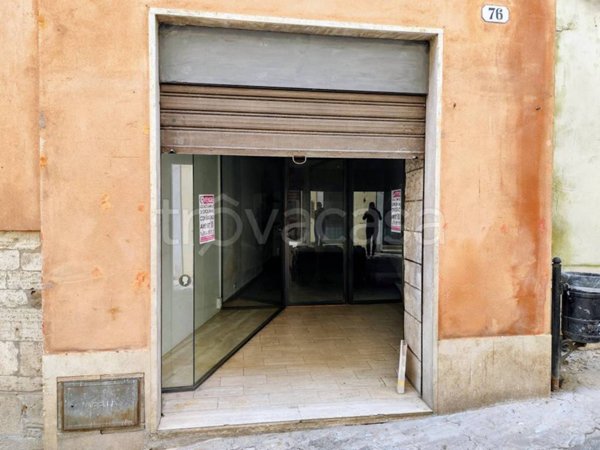negozio in affitto ad Amelia
