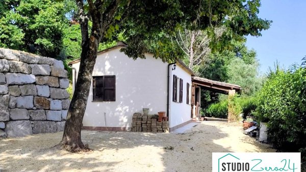 casa indipendente in affitto ad Amelia