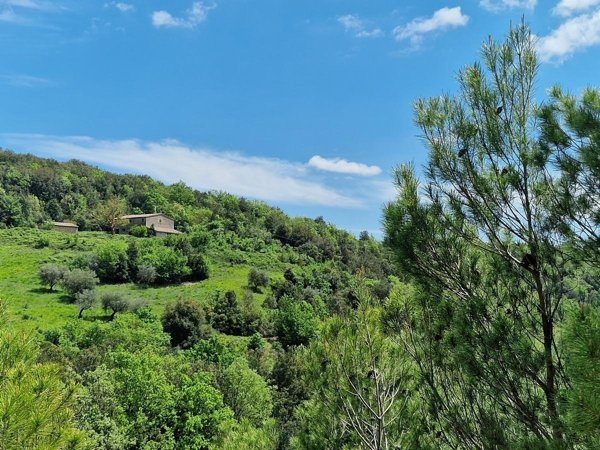 casa indipendente in vendita a Lugnano in Teverina