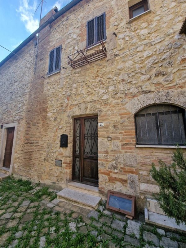 casa indipendente in affitto a Lugnano in Teverina