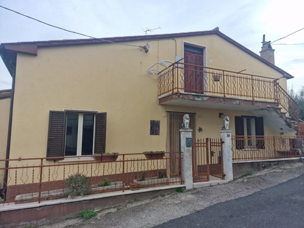 casa indipendente in affitto a Lugnano in Teverina