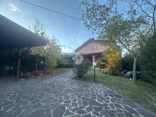 appartamento in affitto a Montecastrilli in zona Casteltodino