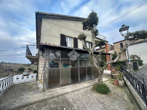 appartamento in affitto a Montecastrilli