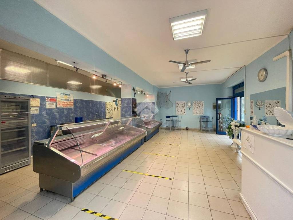 negozio in affitto a Narni in zona Narni Scalo