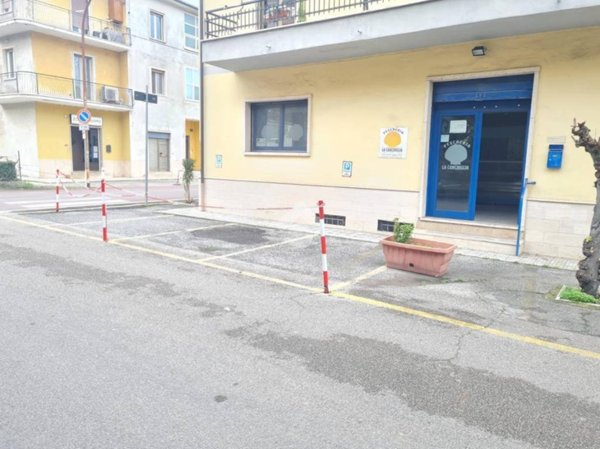 negozio in affitto a Narni in zona Narni Scalo