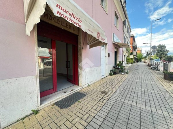 negozio in affitto a Narni in zona Narni Scalo