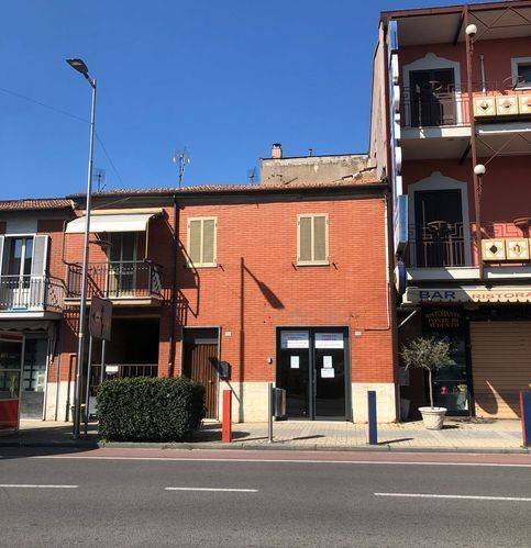 negozio in affitto a Narni in zona Narni Scalo