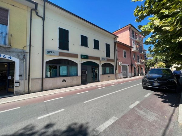 negozio in affitto a Narni in zona Narni Scalo