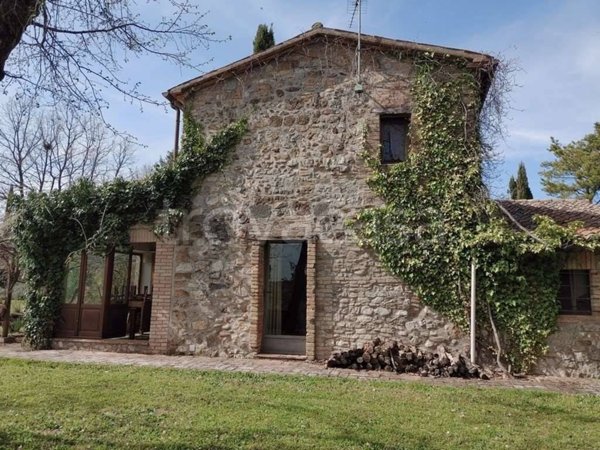 casa indipendente in affitto ad Orvieto in zona Orvieto Scalo