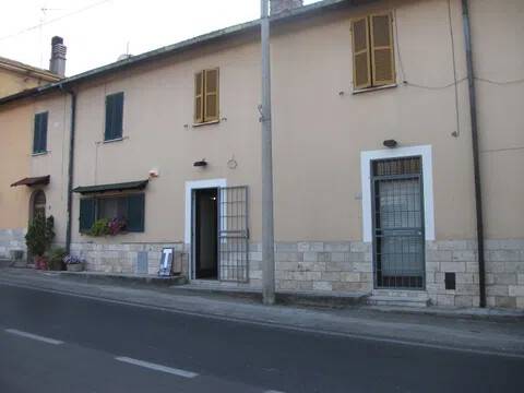 negozio in affitto a Stroncone