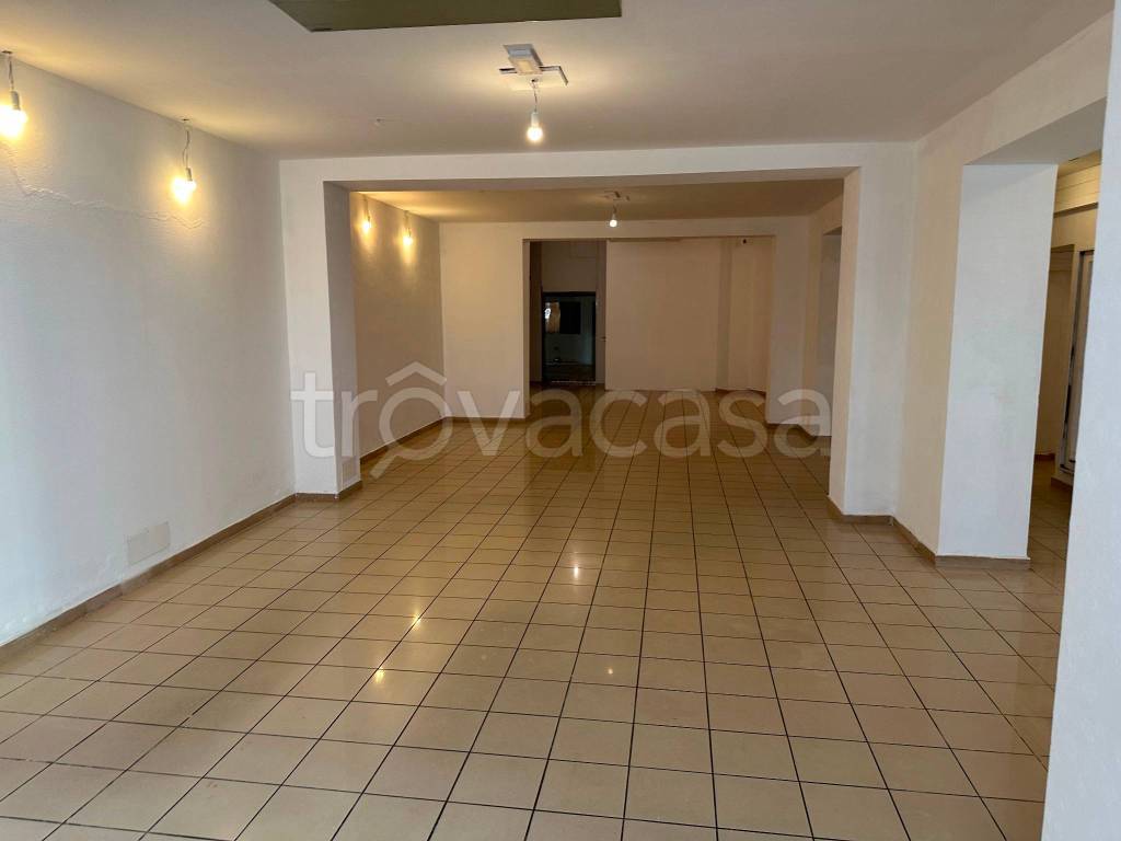 trivano in affitto a Terni in zona Centro Città