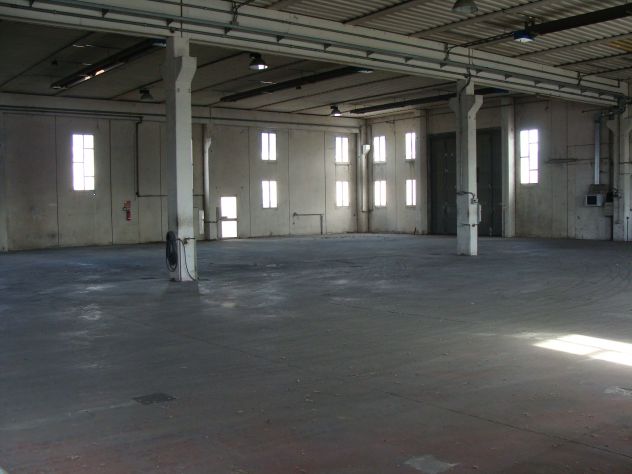 locale commerciale in affitto a Terni