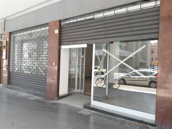 negozio in affitto a Terni in zona Centro Città