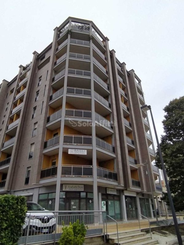 locale commerciale in affitto a Terni