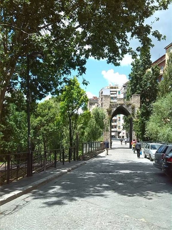 locale commerciale in affitto a Terni