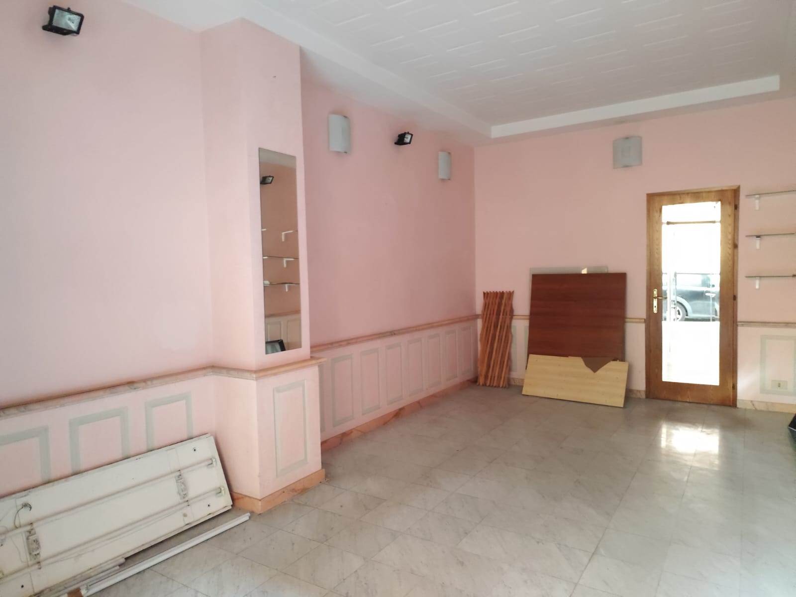 negozio in affitto a Terni in zona Centro Città