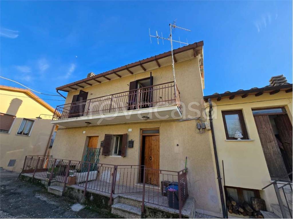 casa indipendente in affitto a Terni