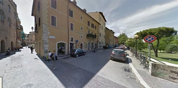 locale commerciale in affitto a Terni