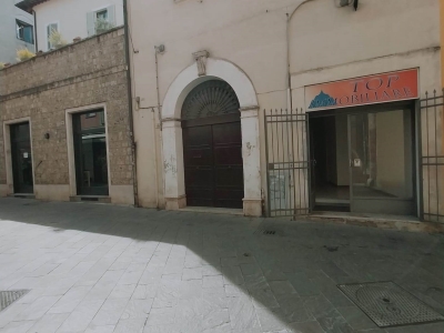 negozio in affitto a Terni in zona Centro Città