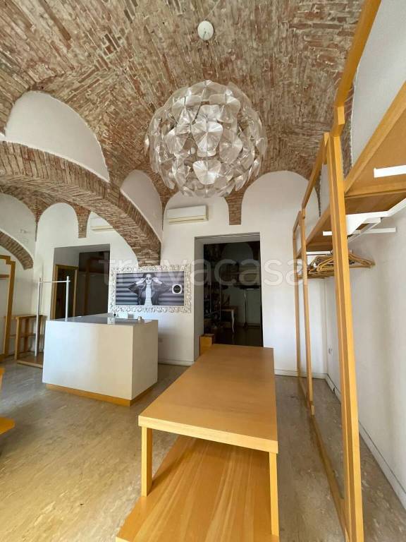 negozio in affitto a Terni