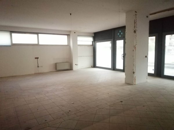 negozio in affitto a Terni in zona Centro Città