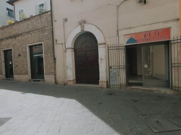 negozio in affitto a Terni in zona Centro Città