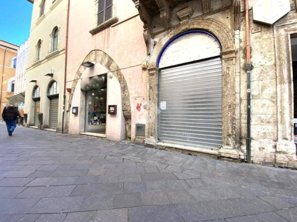 negozio in affitto a Terni in zona Centro Città