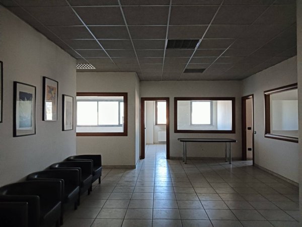 locale commerciale in affitto a Terni
