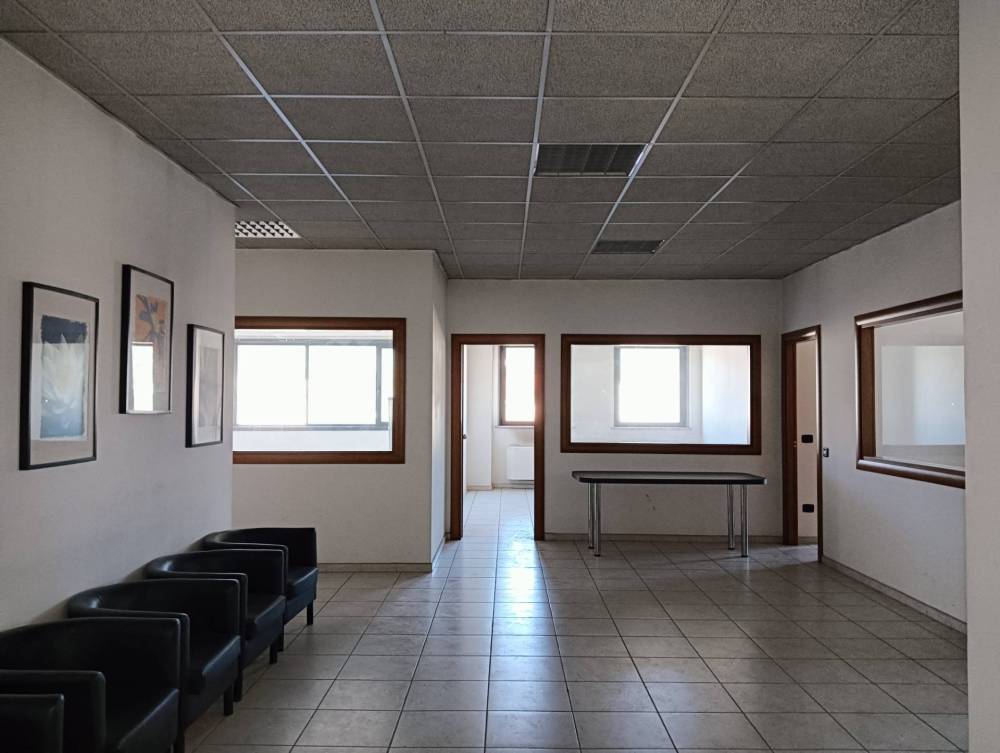 locale commerciale in affitto a Terni in zona Vanzetti