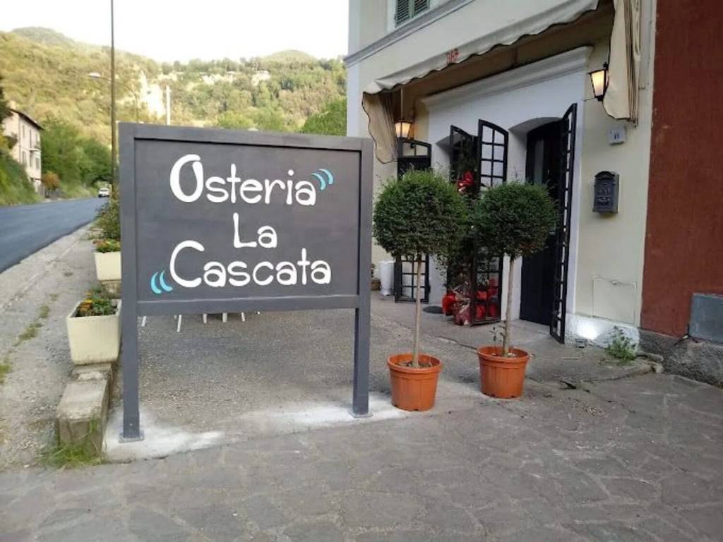 negozio in vendita a Terni in zona Marmore