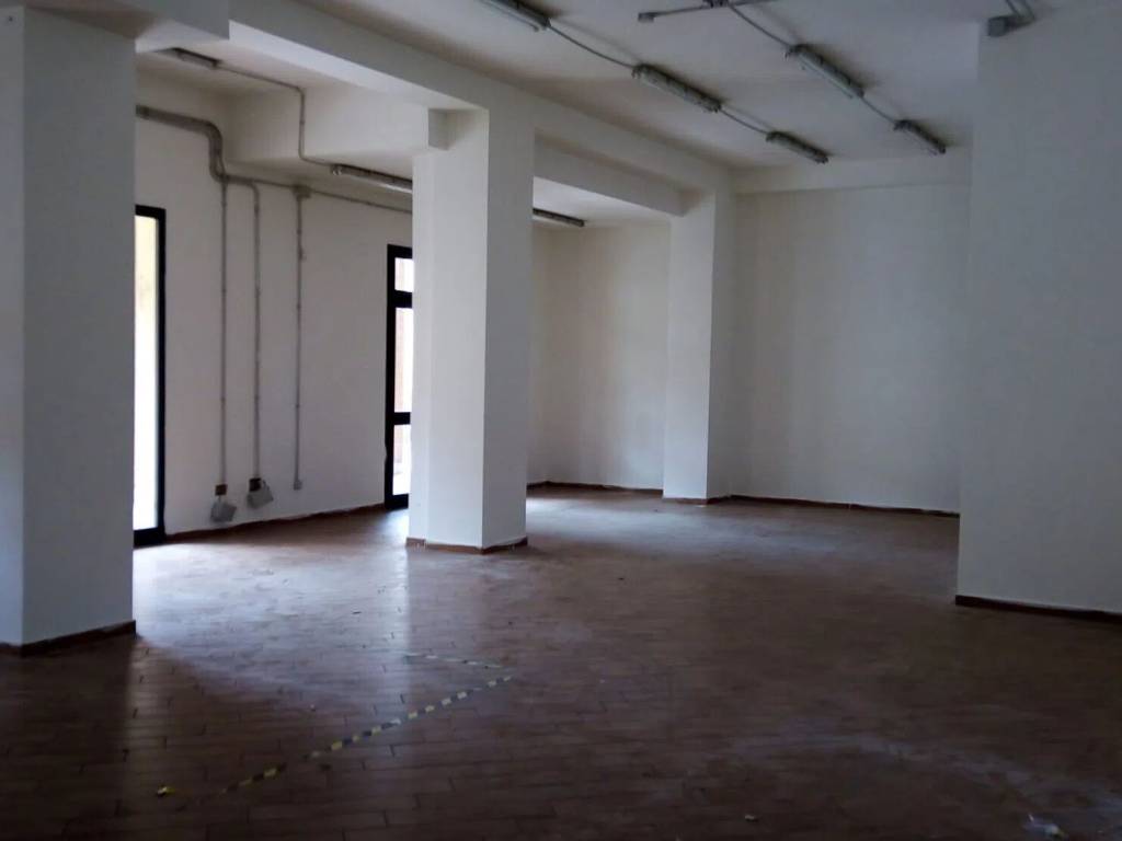 negozio in affitto a Terni