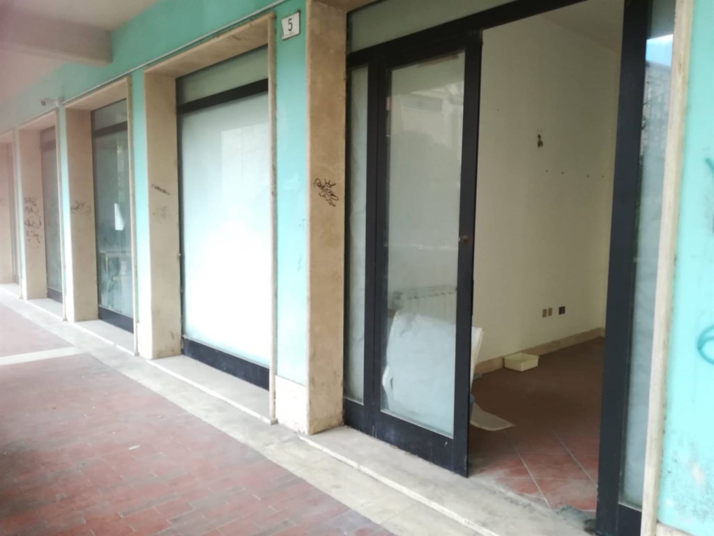 trivano in affitto a Terni in zona Centro Città
