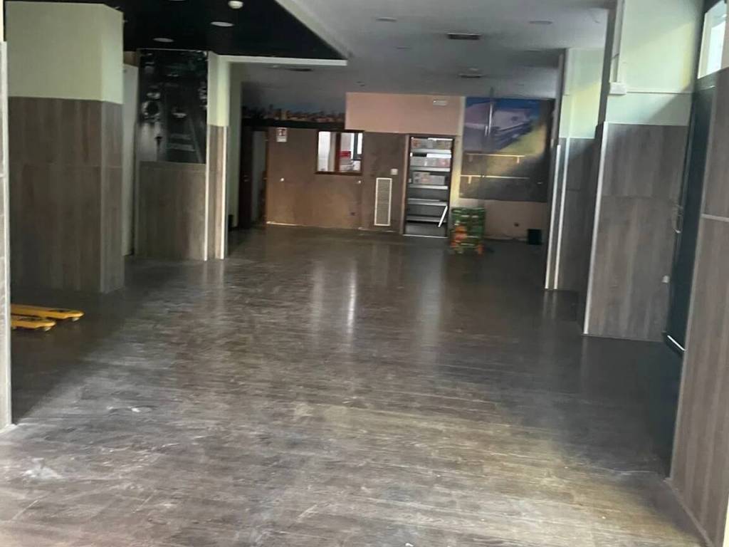 negozio in affitto a Terni in zona Centro Città