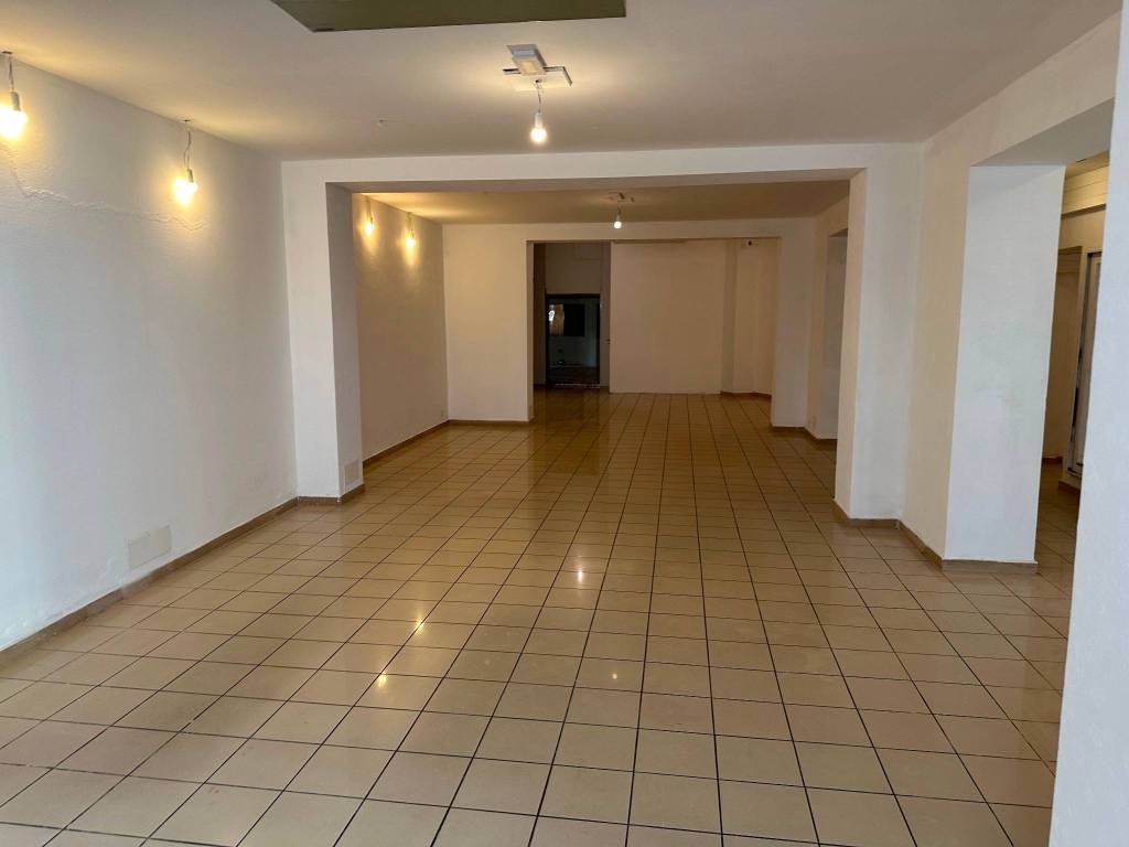 negozio in affitto a Terni in zona Centro Città
