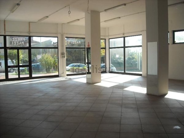 locale commerciale in affitto a Terni