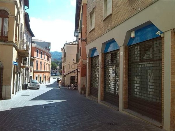 locale commerciale in affitto a Terni in zona Centro Città
