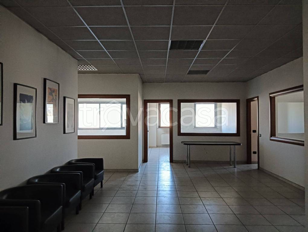 ufficio in affitto a Terni in zona Vanzetti