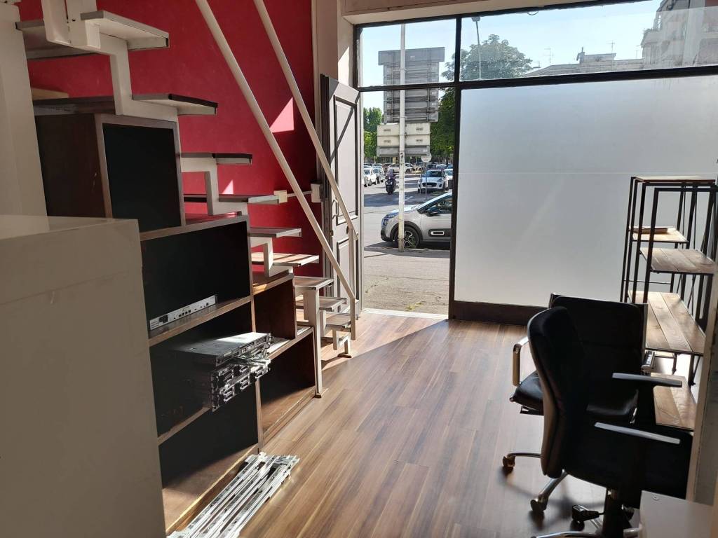 negozio in affitto a Terni in zona Centro Città