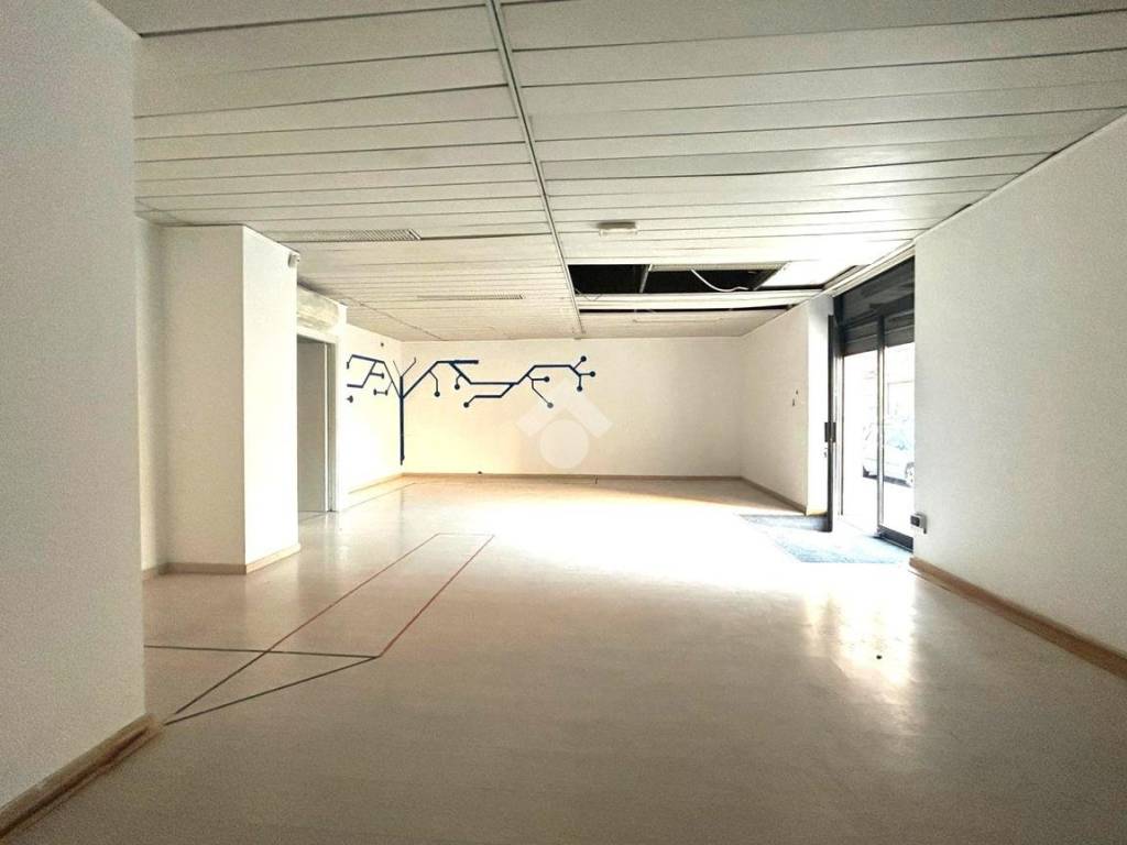negozio in affitto a Terni in zona Centro Città